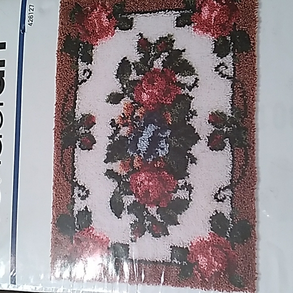 Latch Hook Rug Kit - Picture 3 of 4